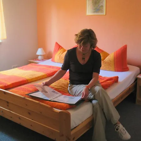 Rechts - 3 Sterne Langenwolschendorf